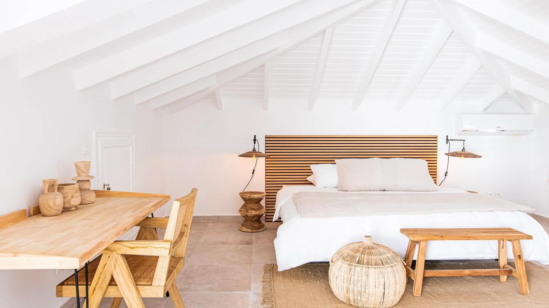 Casa Del Mar, Luxury And Magical View Of Orient Bay Villa